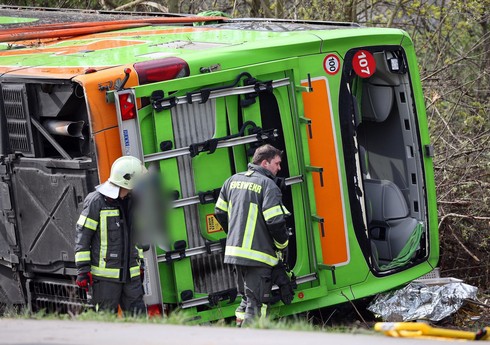 Almaniyada turist avtobusu aşıb, 5 nəfər ölüb, 50 nəfər xəsarət alıb