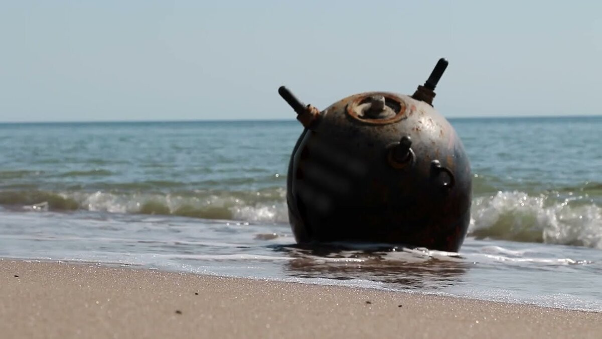 Odessa çimərliyində dəniz minası partlayıb