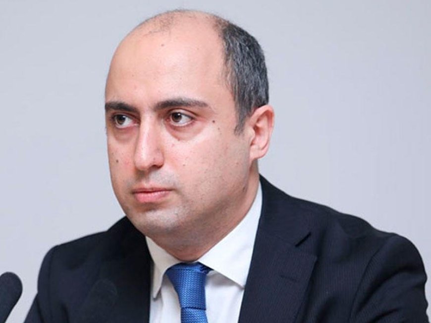 Emin Əmrullayev: Sertifikasiyadan keçə bilməyən 1657 müəllim işdən çıxarılıb