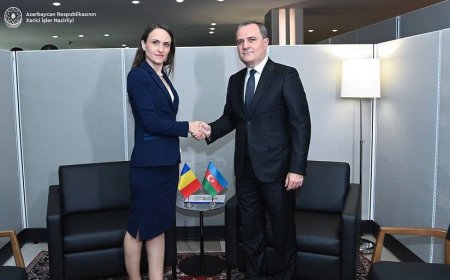Ceyhun Bayramov ruminiyalı həmkarı ilə Ermənistanla sülh prosesini müzakirə edib