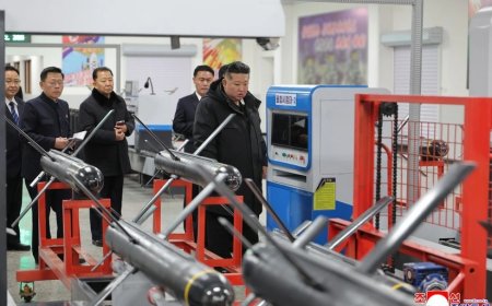 Kim Çen In hərbi fabrikə baş çəkib və silah istehsalına baxış keçirib