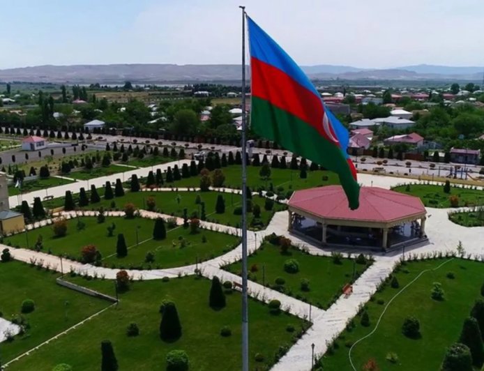 Füzuli şəhərinin mərkəzində 825 ailə məskunlaşıb