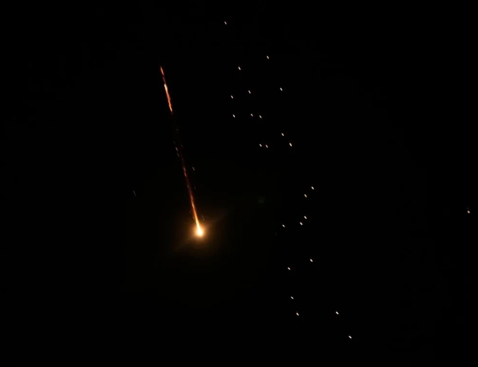 İran İsrail istiqamətində yeni raketlər buraxdığını elan etdi