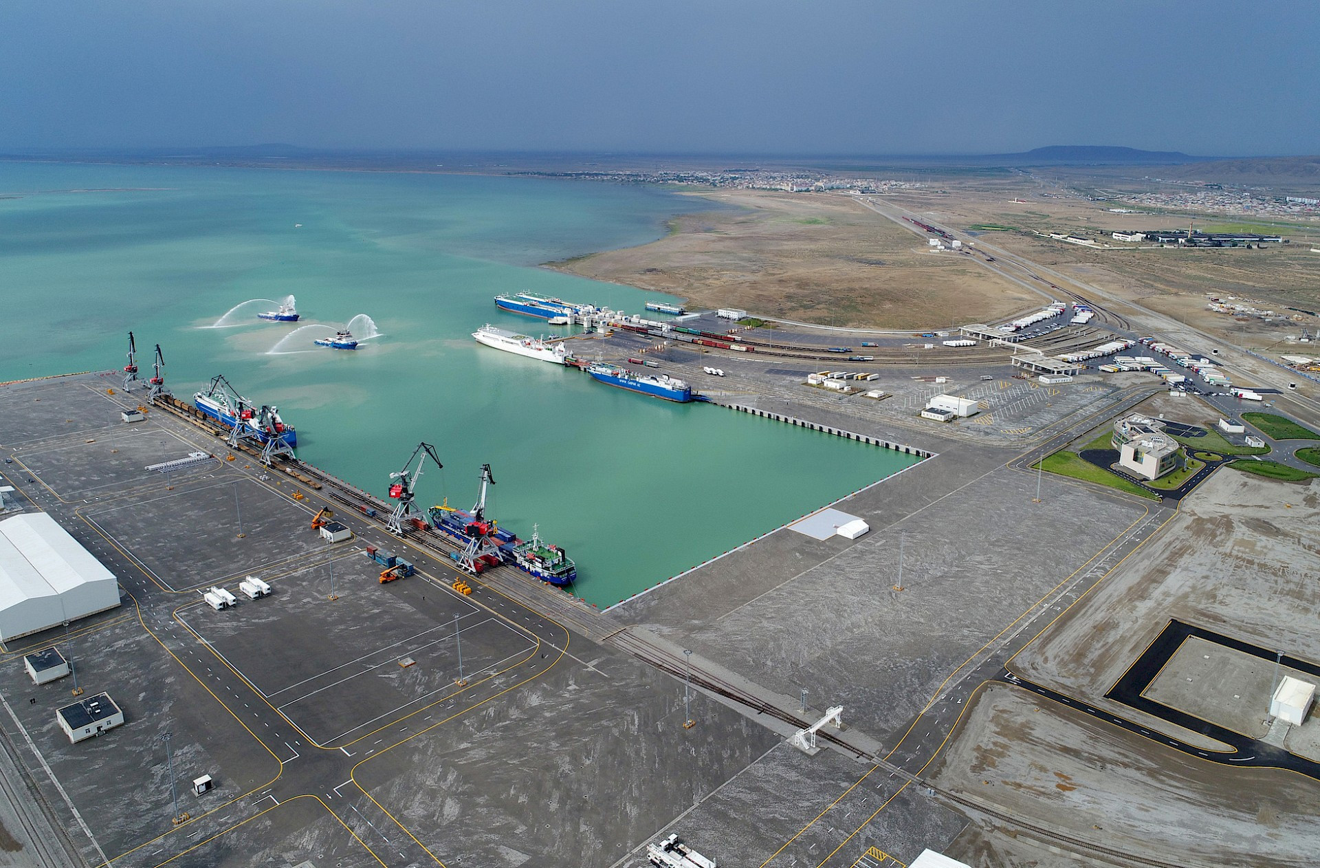 Bakı Beynəlxalq Dəniz Ticarət Limanına ayrılan torpağın sahəsi müəyyənləşib