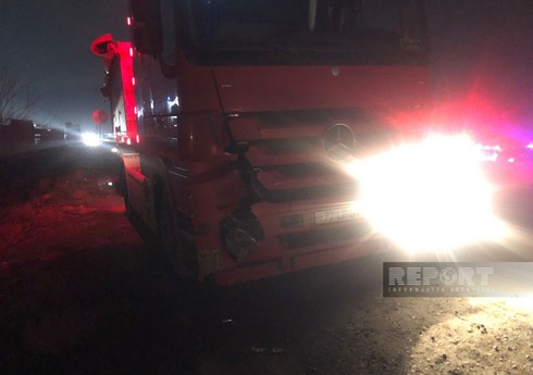 Bakı-Quba yolunda yük avtomobili piyadanı vuraraq öldürüb