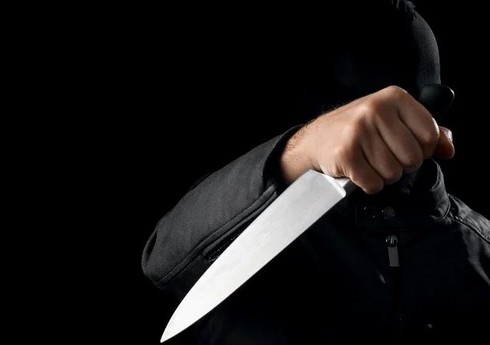 Bakıda 30 yaşlı kişi ürəyindən bıçaqlanıb