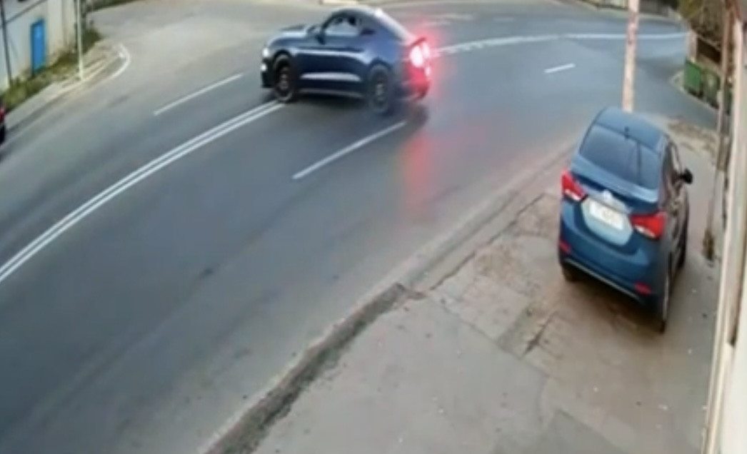 Bakıda “Ford Mustang”la avtoxuliqanlıq edən sürücü həbs olunub - VİDEO