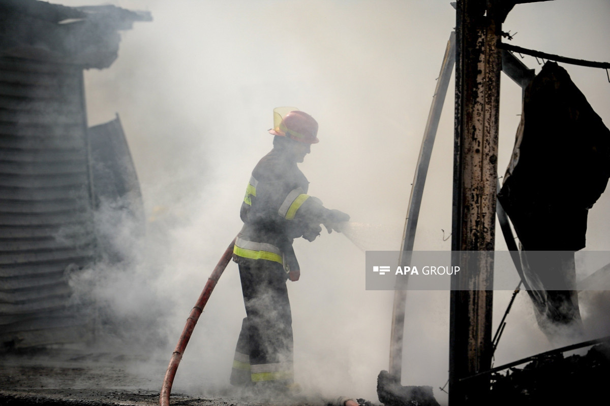 Bakıda yanana evdən meyiti tapılan kişi evi qəsdən yandırıb - TƏFƏRRÜAT - YENİLƏNİB