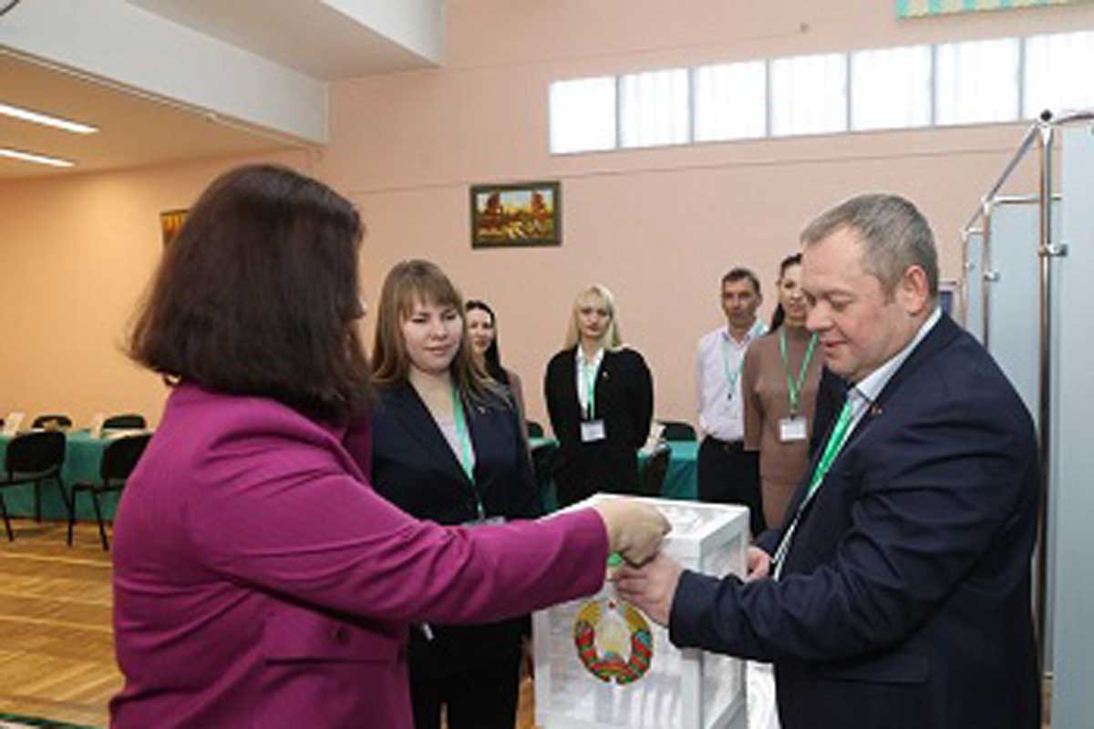 Belarusda Nümayəndələr Palatasına və yerli deputat şuralarına seçkilər keçirilir