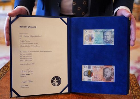 Britaniyada banknotlardakı monarxın təsviri ilk dəfə dəyişdirilib