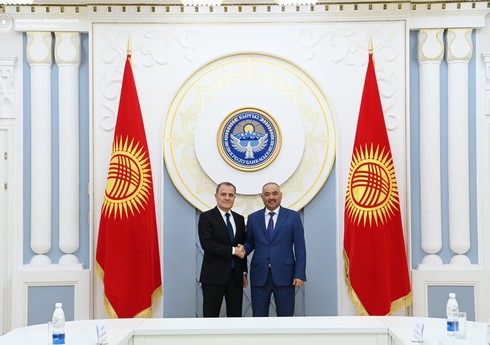 Ceyhun Bayramov Qırğızıstan parlamentinin sədri ilə görüşüb  - YENİLƏNİB