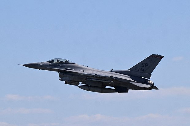 Cənubi Koreyada F-16 təyyarəsi qəzaya uğrayıb
