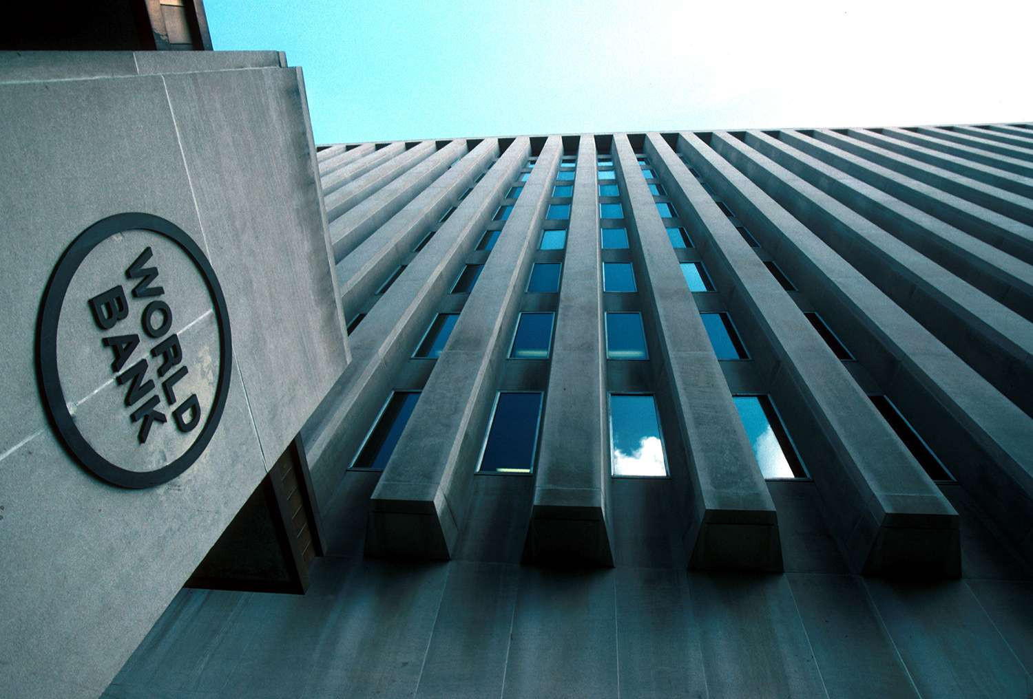 Dünya Bankı: Yoxsul ölkələrlə inkişaf etmiş dövlətlər arasında dərin uçurum yaranıb