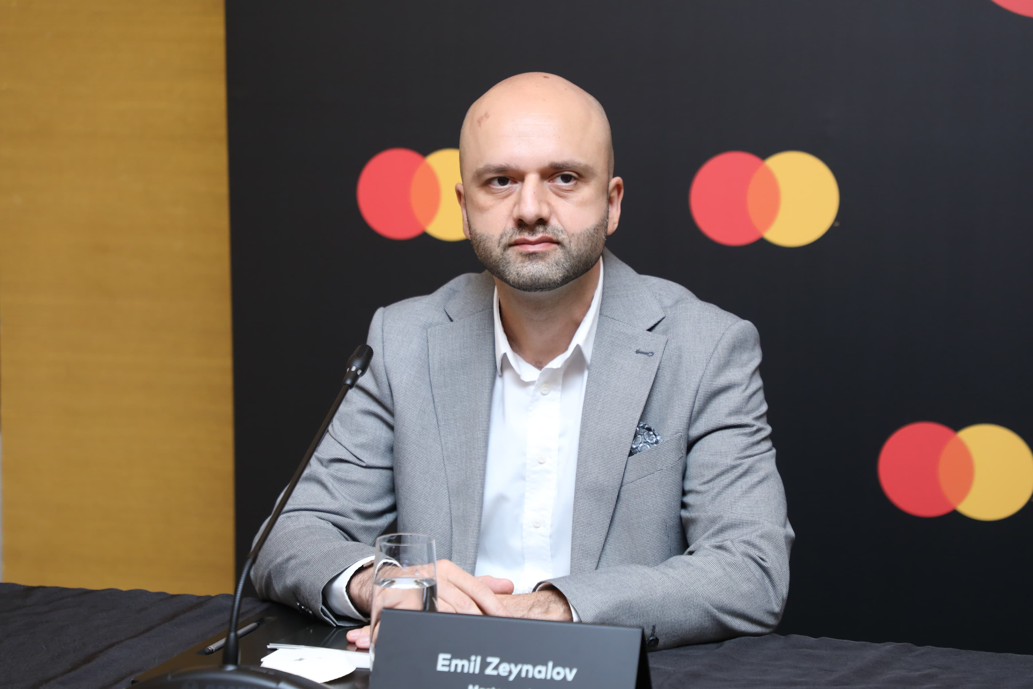 Emil Zeynalov: Azərbaycan təmassız ödənişlər üzrə regional liderdir