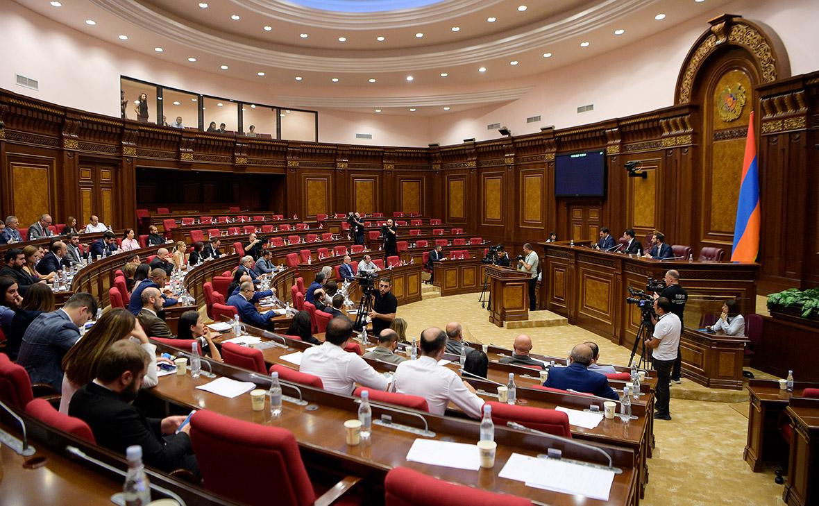 Ermənistan parlamentində sərhədlərin delimitasiyası ilə bağlı qapalı iclas keçirilir