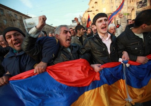 Ermənistanda katolikosun istefası tələbi ilə aksiya keçiriləcək