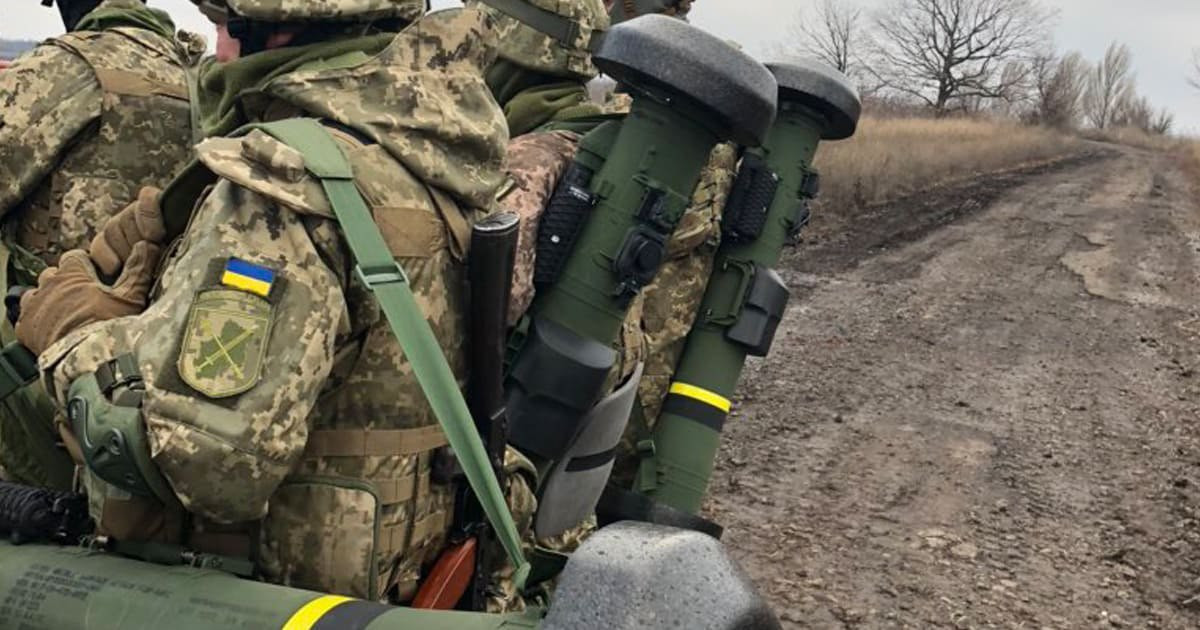 Estoniya Ukraynaya “Javelin” tank əleyhinə sistemləri təhvil verib