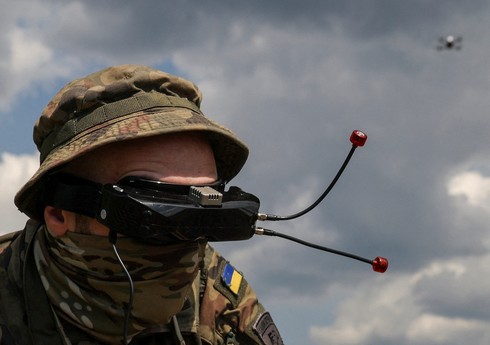 Foreign Policy: Ukrayna sursat çatışmazlığı səbəbindən getdikcə daha çox FPV-dronlara bel bağlayır