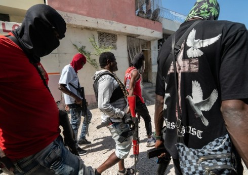 Haitidə Prezident sarayına hücum olub, şiddətli döyüşlər baş verib