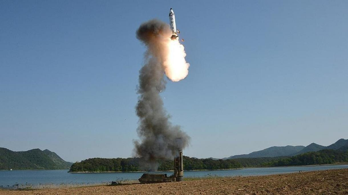 Şimali Koreya Yapon dənizinə ballistik raket atıb