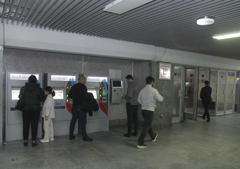 “Koroğlu” metrostansiyasının keçidlərində yükləmə terminalları quraşdırılıb