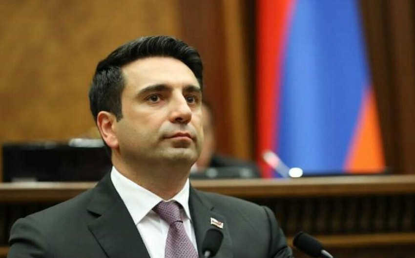 KİV: Ermənistanda hakim partiya Simonyanın istefasını tələb edir