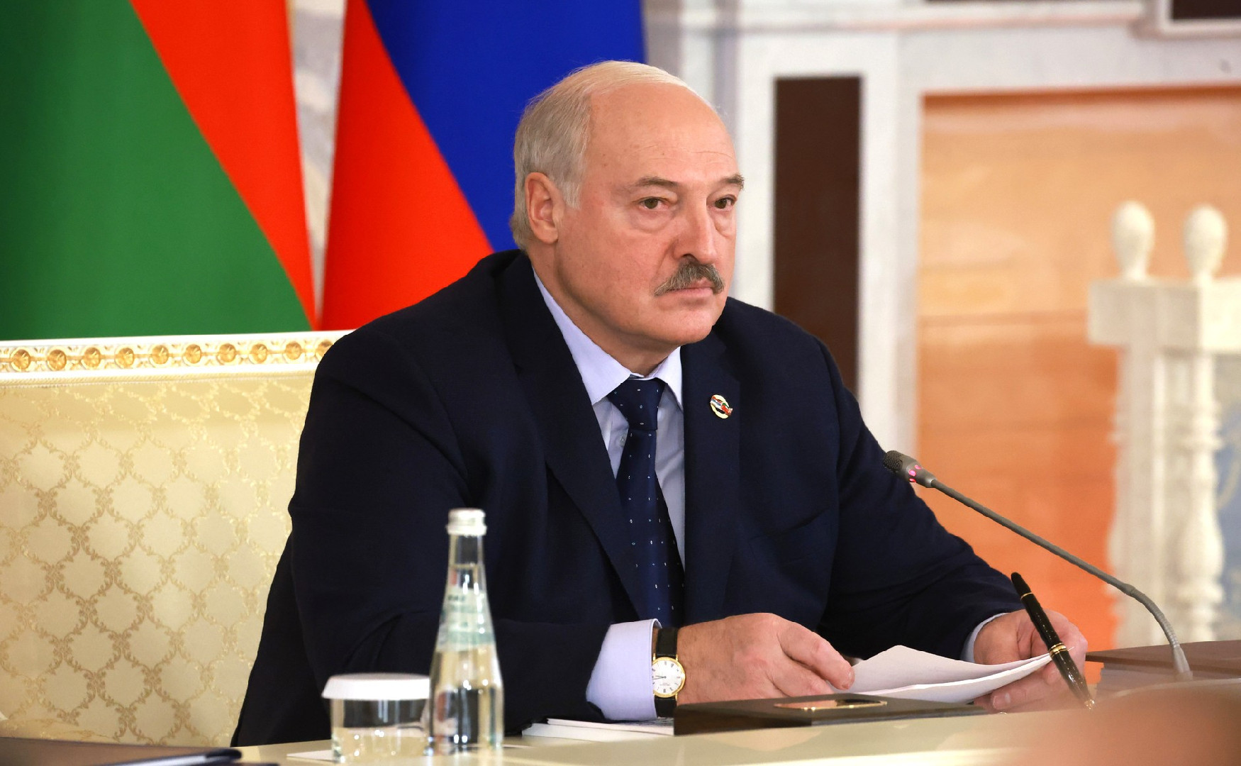 Lukaşenko İsveç, Finlandiya, Almaniya və Qırğızıstandakı səfirləri işdən çıxarıb