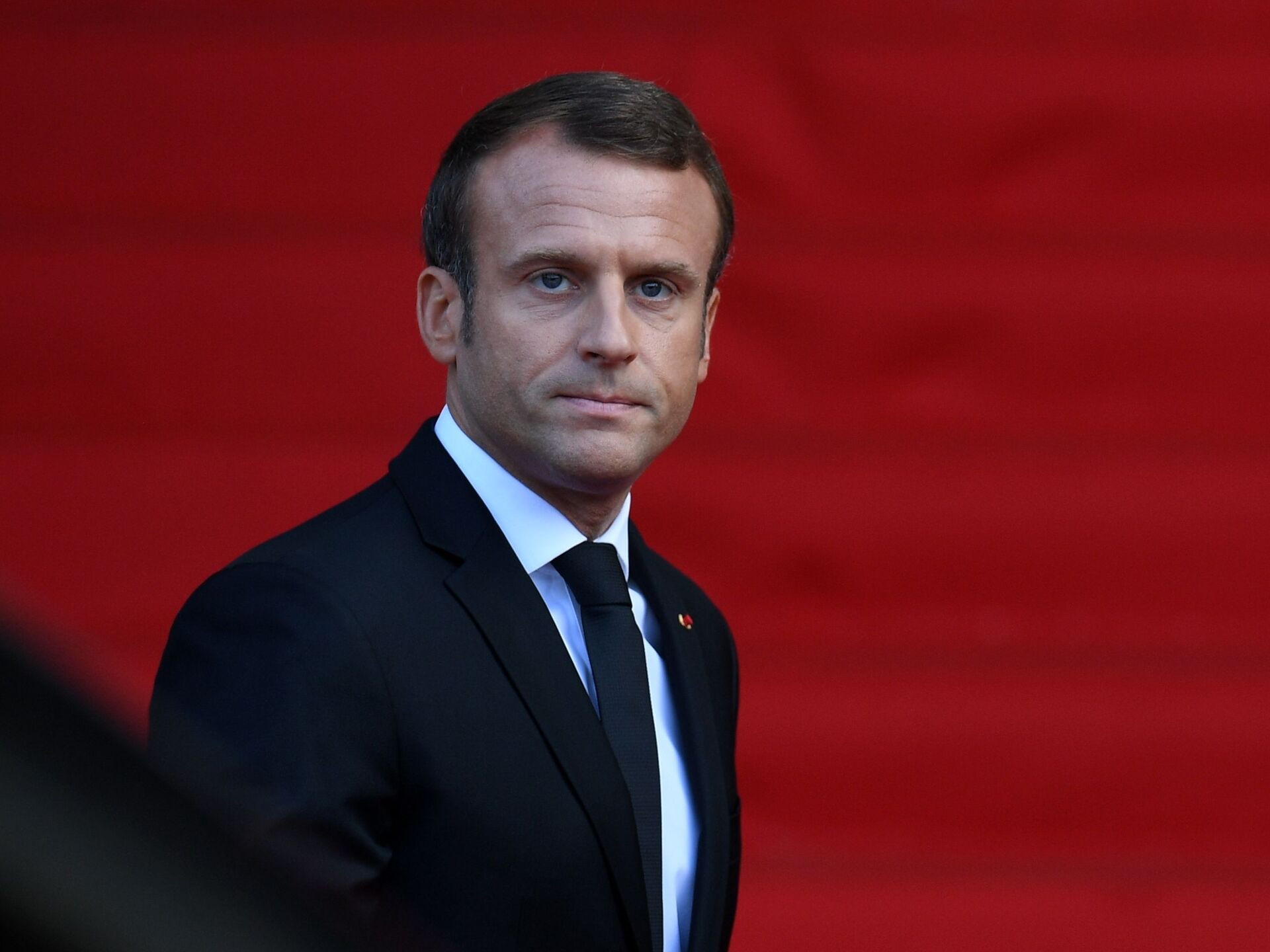 Makron: “Fransa hərbi sənayesi yüksək intensivli münaqişəyə hazır deyil”