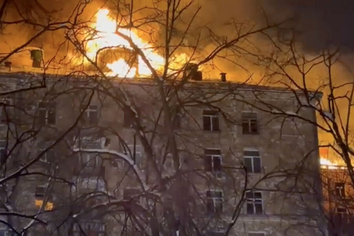 Moskvada çoxmərtəbəli binada baş verən yanğın lokallaşdırılıb, 10 nəfər xəsarət alıb - VİDEO - YENİLƏNİB