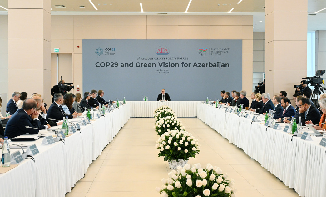 Prezident ADA Universitetində “COP29 və Azərbaycan üçün Yaşıl Baxış” beynəlxalq forumunda iştirak edir