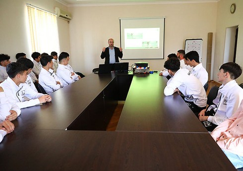 “Qaradağ Lökbatan”ın U-17 komandası üçün danışılmış oyunlarla bağlı seminar keçirilib