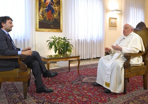 Roma Papası Ukraynaya “ağ bayraq cəsarəti”ni tövsiyə edib, Türkiyəni vasitəçi kimi qeyd edib