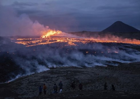İslandiyada şəhəri vulkan püskürməsi təhlükəsi səbəbindən boşaldılıb