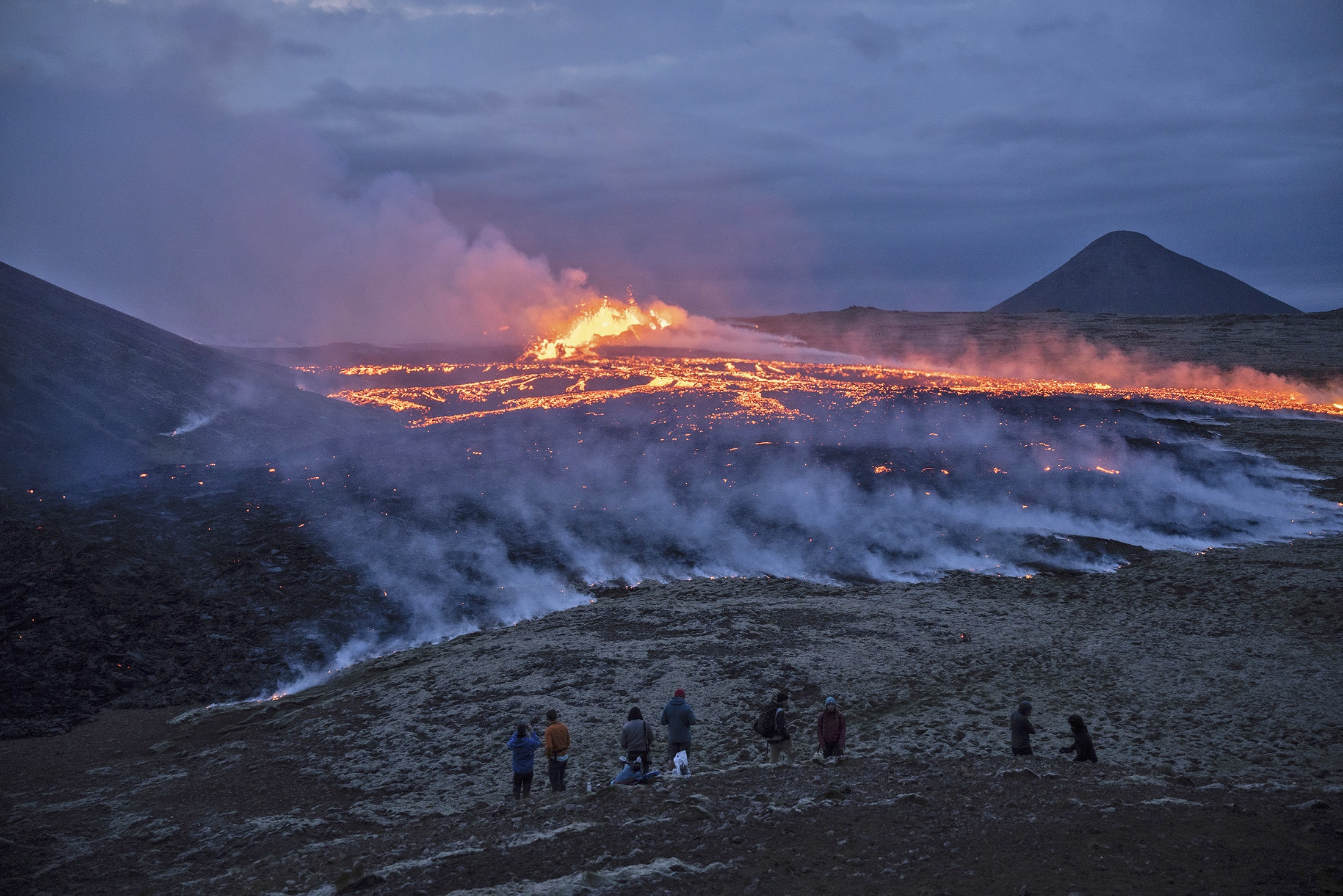 İslandiyada vulkan püskürüb, ölkənin cənubunda fövqəladə vəziyyət elan olunub - YENİLƏNİB