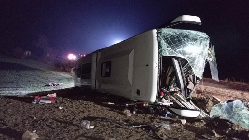 Türkiyədə avtobus qəzaya uğrayıb, 18 nəfər yaralanıb