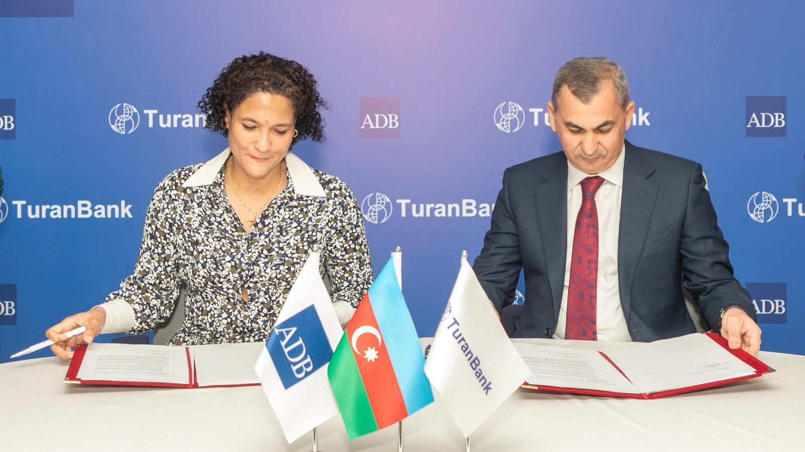 TuranBank-la Asiya İnkişaf Bankı arasında ticarət maliyyələşdirilməsi üzrə saziş imzalanıb