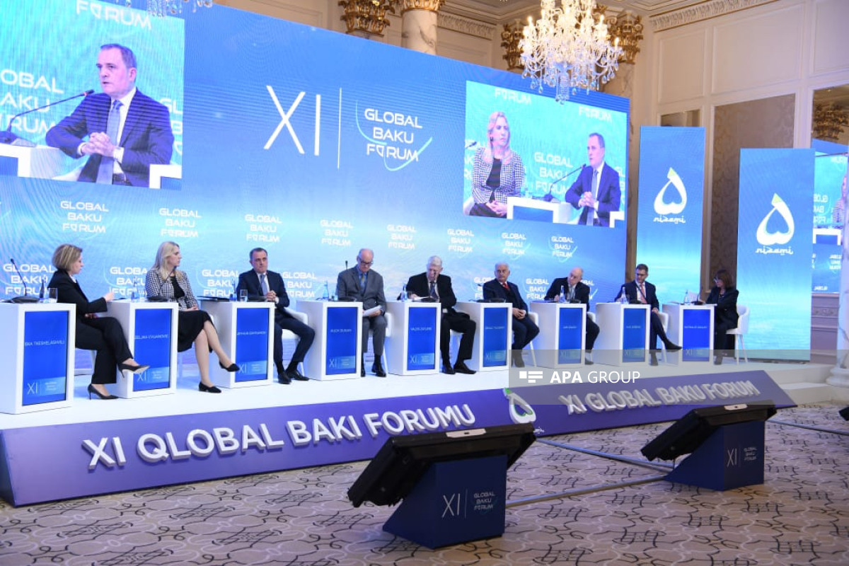 XI Qlobal Bakı Forumunda müharibə və sülh mövzusunda panel təşkil olunub