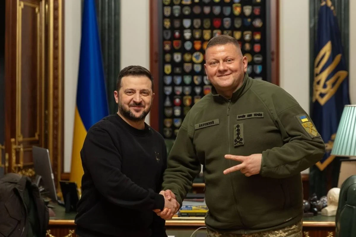 Zalujnı Zelenski ilə Ukrayna ordusunda yenilənmələri müzakirə edib